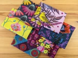 What is a fat quarter bundle and what are its benefits for quilters?